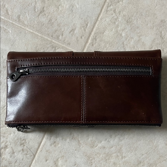 Brown Leather Wallet for women 3 zippered compartments 16 card slots - Picture 3 of 3
